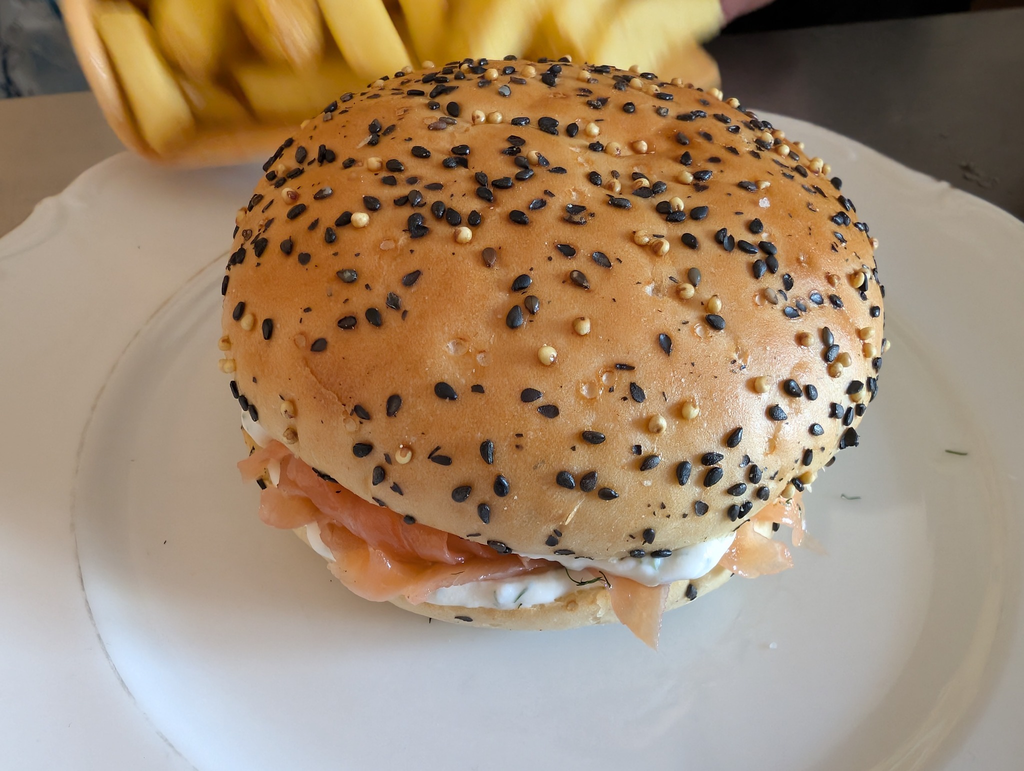 Burger au saumon fumé du Brocabar